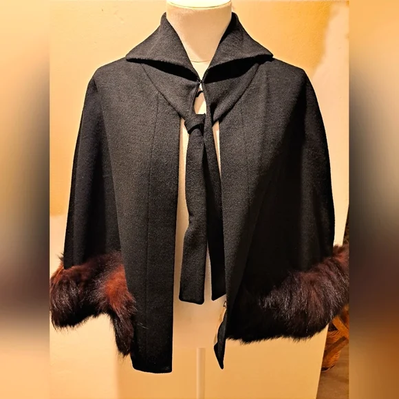 Vintage cashmere cape with fow fur trim✨️🫢🫨 - Picture 1 of 10